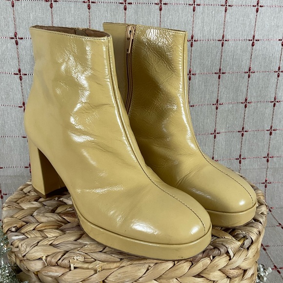 MIISTA Patent Leather Platform Ankle Boots EU 36 US 5.5 Yellow Patent Booties - Picture 2 of 9